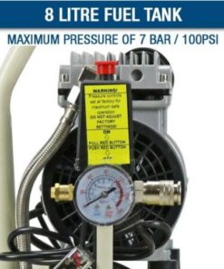 Image of the motor on top of the compressor. The text points out that it is 8 litre and reaches a maximum pressure of 7 bar.